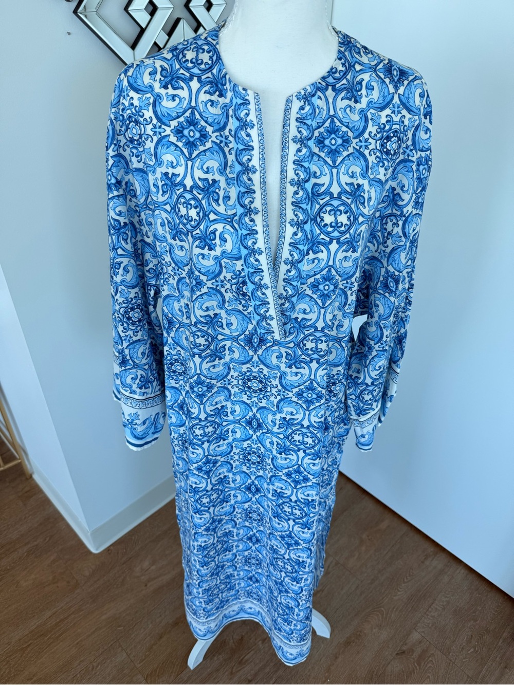 H&M Blue and White Printed V-Neck Midi Dress - Picture 6 of 12